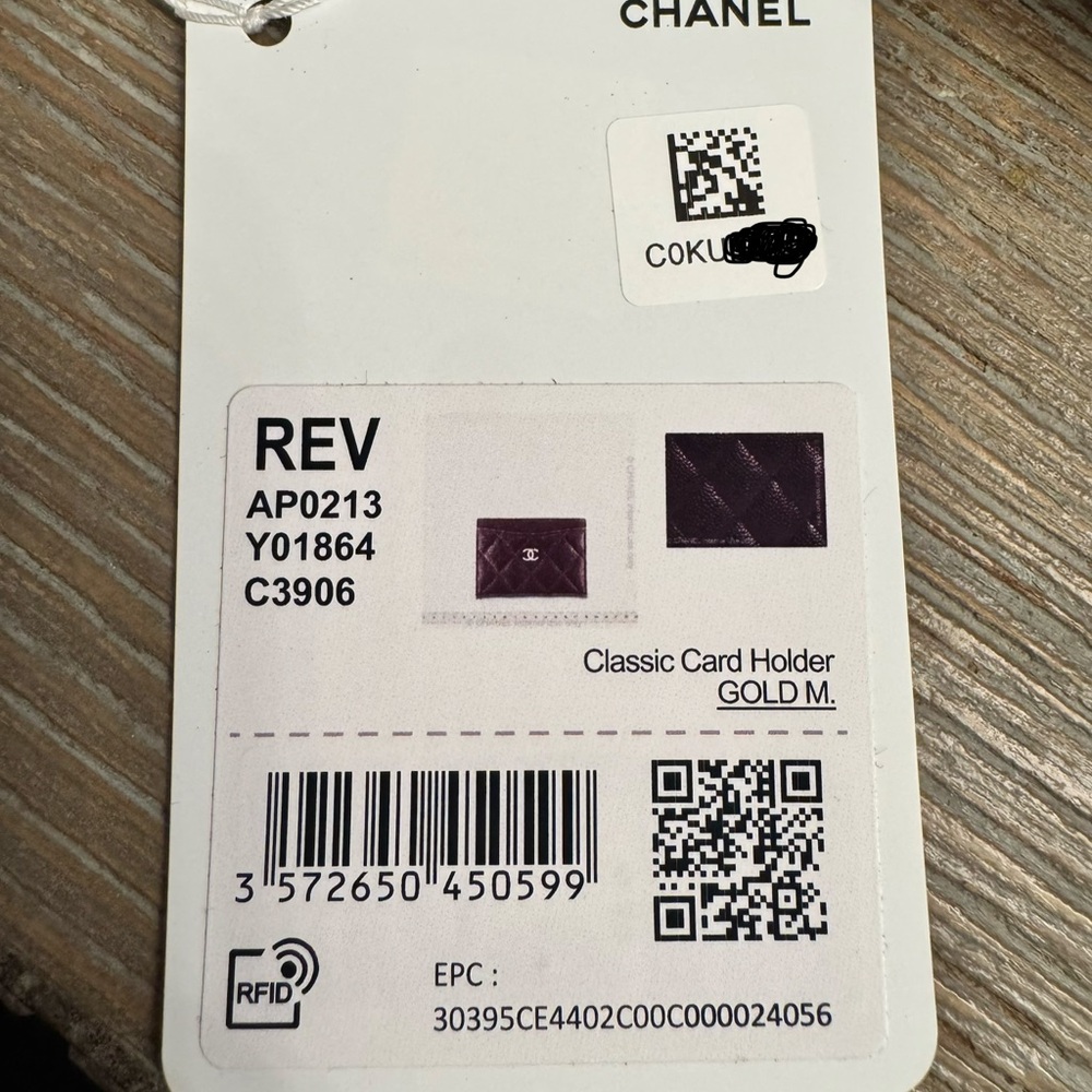NWT CHANEL Black Caviar Card Holder with Gold hardware - Picture 4 of 11